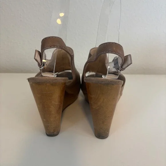 Coach Jade Tan Leather Perforated Logo Wooden Wedge Sandals Q1191 Size 7.5B - Picture 5 of 8